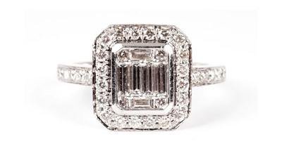 Lot 1255 - A diamond cluster ring