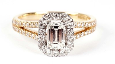 Lot 1275 - A diamond cluster ring