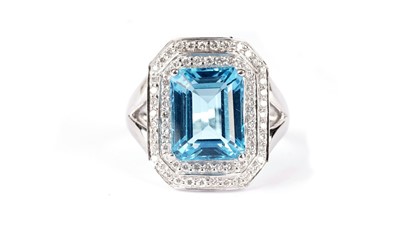 Lot 1292 - A Swiss blue topaz and diamond dress ring