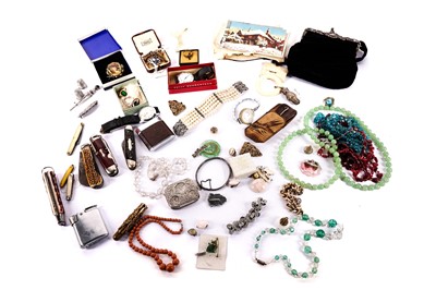 Lot 435 - A selection of jewellery and accessories