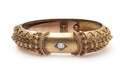 Lot 459 - A Victorian gold and diamond scarf ring