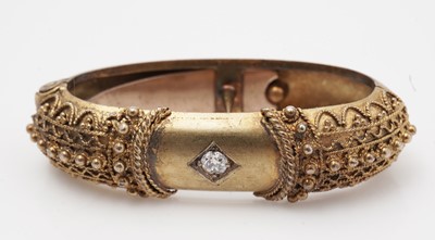 Lot 459 - A Victorian gold and diamond scarf ring