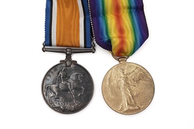 Lot 466 - A pair of First World War General Service medals