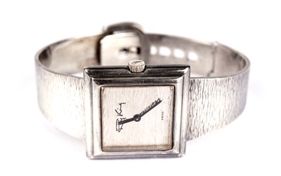 Lot 398 - A 1970s Roy King silver wristwatch