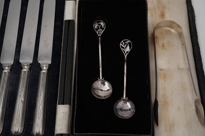 Lot 486 - A selection of silver tea and coffee spoons and other items