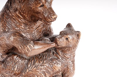 Lot 896 - An early 20th Century carved Black Forest bear figure group