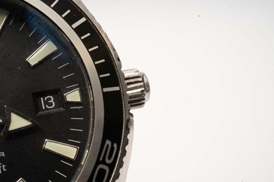 Lot 1014 - Omega Seamaster Professional Planet Ocean: a stainless steel cased automatic wristwatch