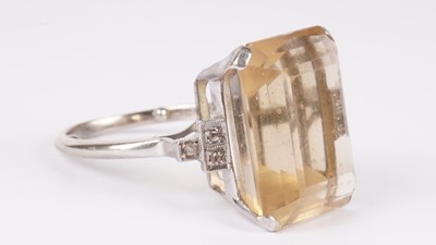 Lot 1086 - An Art Deco citrine and diamond ring