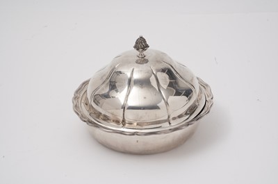 Lot 178 - A George V muffin dish and cover