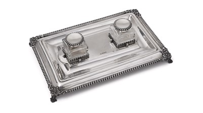 Lot 368 - An Edwardian inkstand