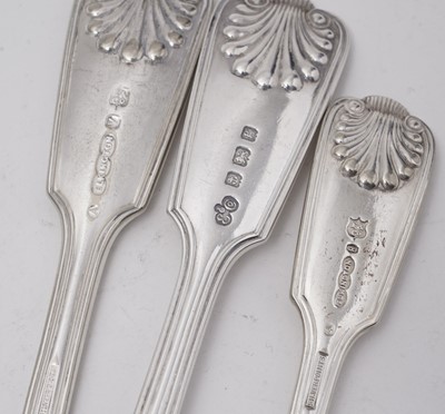 Lot 416 - A selection of flatware and cutlery