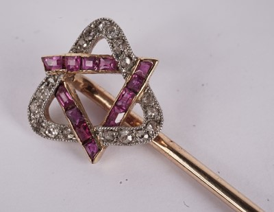 Lot 1142 - A Victorian ruby and diamond stick pin