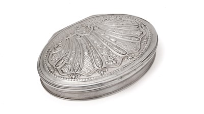 Lot 458 - A William III/Queen Anne snuff box