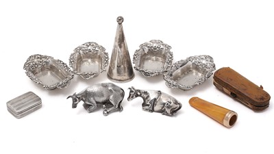 Lot 505 - A mixed lot of small silver