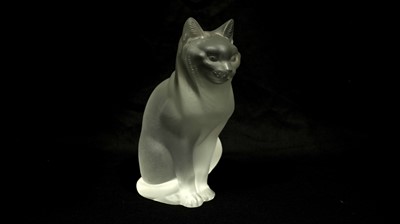 Lot 853 - Lalique model of a cat