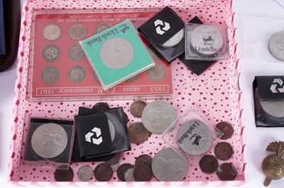 Lot 358 - Coins, military cap badges and other items