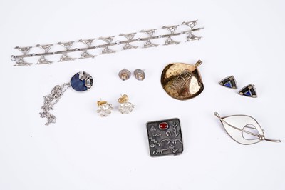 Lot 592 - A collection of mid 20th Century Modernist silver jewellery