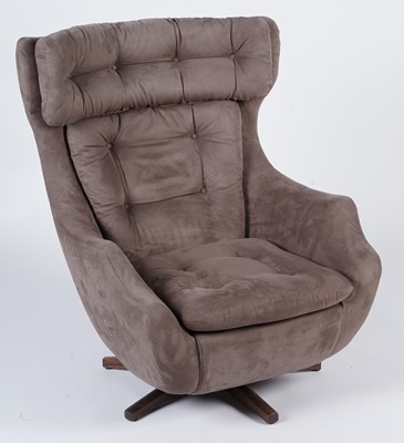 Lot 874 - A Parker Knoll 'Statesman' chair