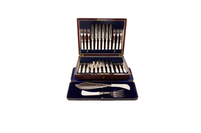 Lot 1365 - A cased set of twelve pairs fruit knives and forks, and a cased pair fish server