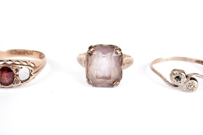 Lot 329 - A selection of 9ct gold rings