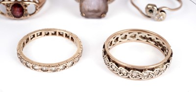 Lot 329 - A selection of 9ct gold rings