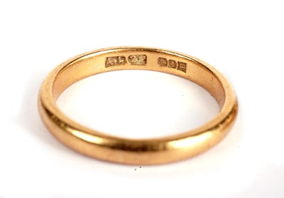 Lot 372 - Two 22ct yellow gold wedding bands