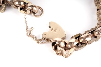 Lot 388 - A 9ct gold chain bracelet
