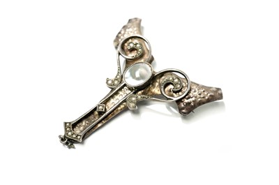 Lot 730 - A Secessionist Movement Mabe pearl brooch