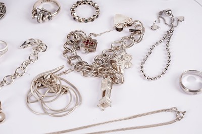 Lot 422 - A collection of silver and costume jewellery