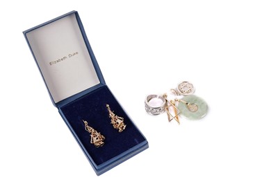 Lot 430 - A selection of pendants and earrings