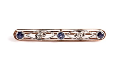 Lot 484 - A sapphire and diamond bar brooch