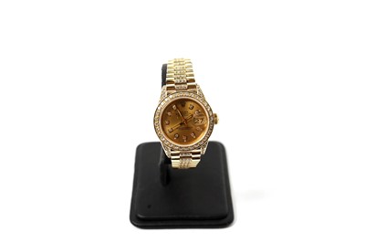 Lot 1040 - Rolex Oyster Perpetual Datejust: a lady's 18ct yellow gold cased superlative chronometer wristwatch