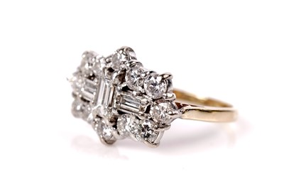 Lot 1162 - A diamond cluster ring