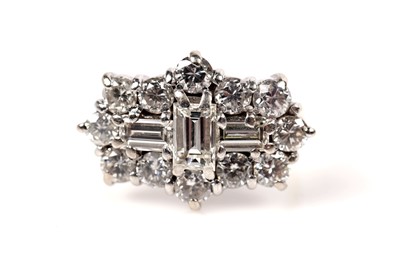 Lot 1162 - A diamond cluster ring