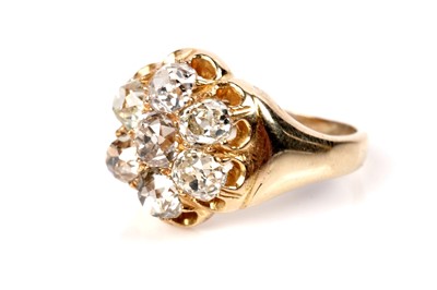 Lot 1163 - A Victorian diamond cluster ring