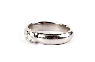 Lot 498 - A Tiffany & Co solitaire diamond ring