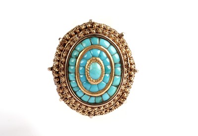 Lot 538 - A turquoise cluster ring