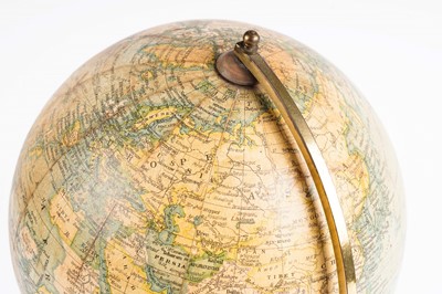Lot 305 - An early 20th Century ‘Geographia’ model globe