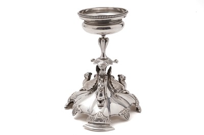 Lot 636 - An Edwardian silver centrepiece