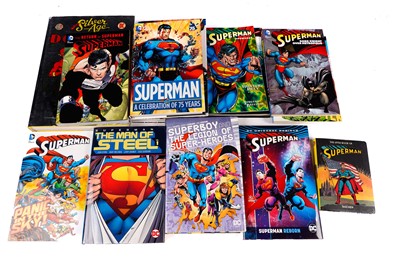 Lot 290 - Compilation albums by DC Comics