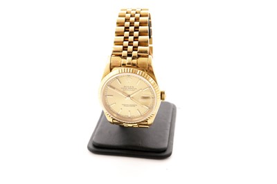 Lot 1023 - Rolex Oyster Perpetual Datejust: an 18ct yellow gold cased chronometer wristwatch