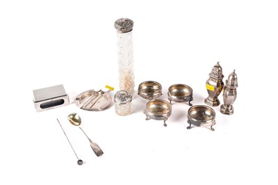 Lot 637 - A collection of Victorian and later silver items