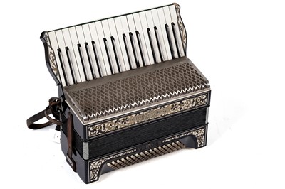 Lot 172 - A Hohner Verdi II 80 Bass piano accordion