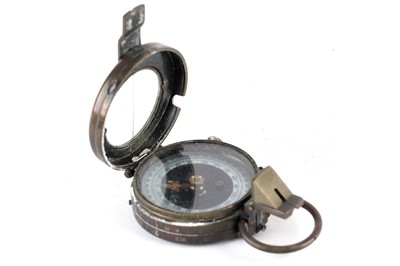 Lot 499 - A WWI British military issue Pitkin pocket compass, in case