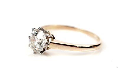 Lot 1126 - A solitaire diamond ring