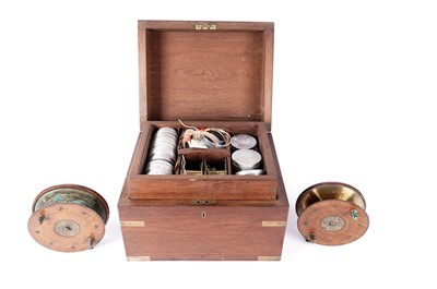 Lot 514 - A 20th Century brass bound and mahogany campaign style fly tiers box