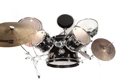 Lot 75 - A premier drum kit
