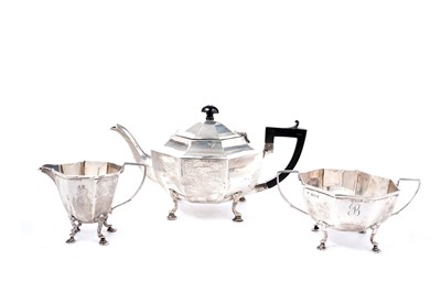 Lot 1538 - A George V three-piece tea service