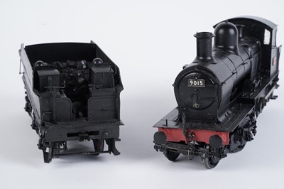 Lot 43 - A Gladiator Models metal kit-built 0-gauge 4-4-0 locomotive and six-wheel tender