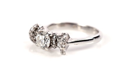 Lot 1199 - A diamond dress ring